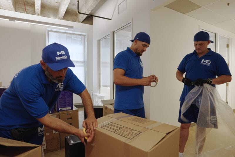movingo office moving montreal 3 800x534 1 1